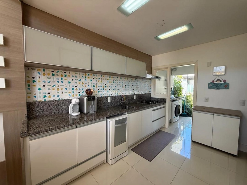 Casa com 03 suítes à venda no condomínio Las Palmas em Xangri-lá RS: 3ª foto da galeria de imagens do imóvel