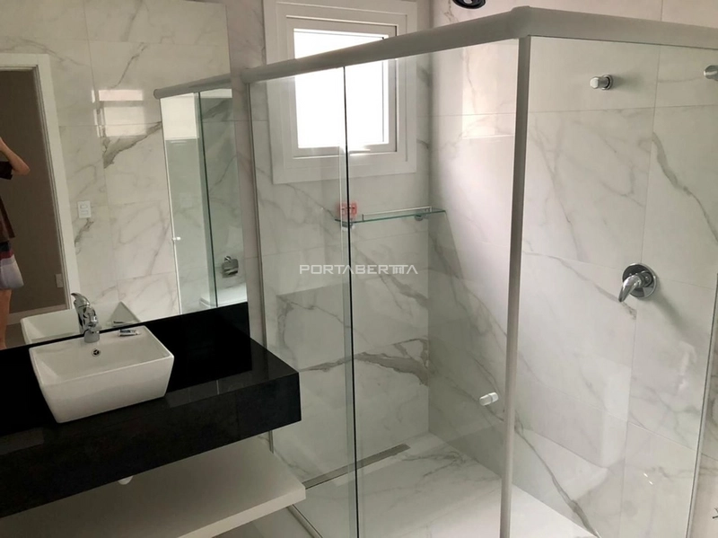 Sobrado beira lago, mobiliado e decorado, condomínio Sense: 9ª foto da galeria de imagens do imóvel