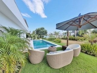 Casa térrea de essquina, mobiliada e decorada, condomínio Enseada: 1ª foto da galeria de imagens do imóvel