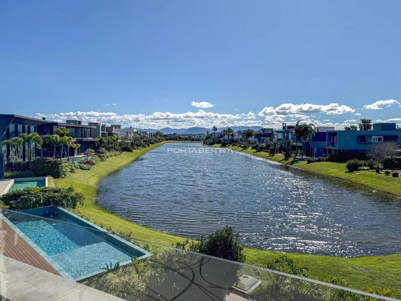 Sobrado beira lago, mobiliado e decorado, condomínio Enseada.: 16ª foto da galeria de imagens do imóvel