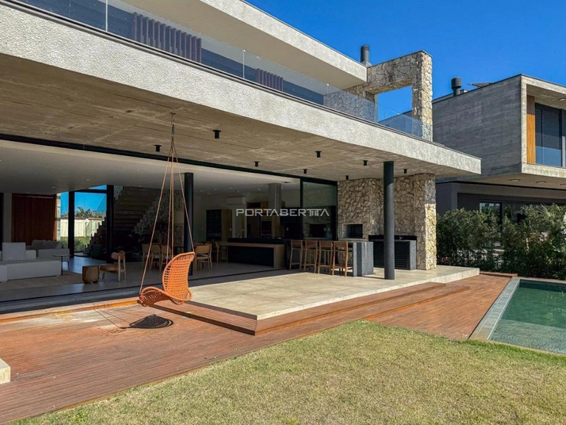 Sobrado beira lago, mobiliado e decorado, condomínio Enseada.: 31ª foto da galeria de imagens do imóvel