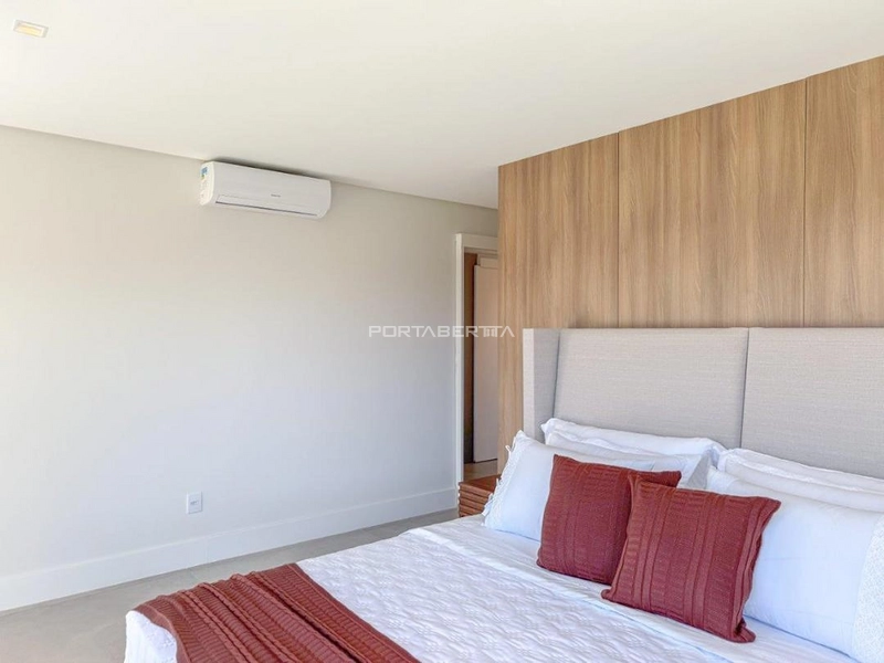 Sobrado beira lago, mobiliado e decorado, condomínio Enseada.: 4ª foto da galeria de imagens do imóvel