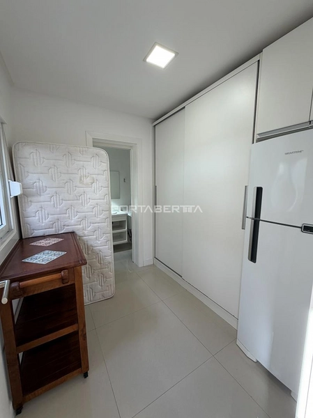 Casa térrea beira lago, mobiliada e decorada, condomínio Enseada.: 26ª foto da galeria de imagens do imóvel