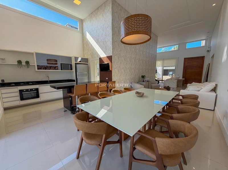 Casa térrea beira lago, mobiliada e decorada, condomínio Enseada.: 30ª foto da galeria de imagens do imóvel