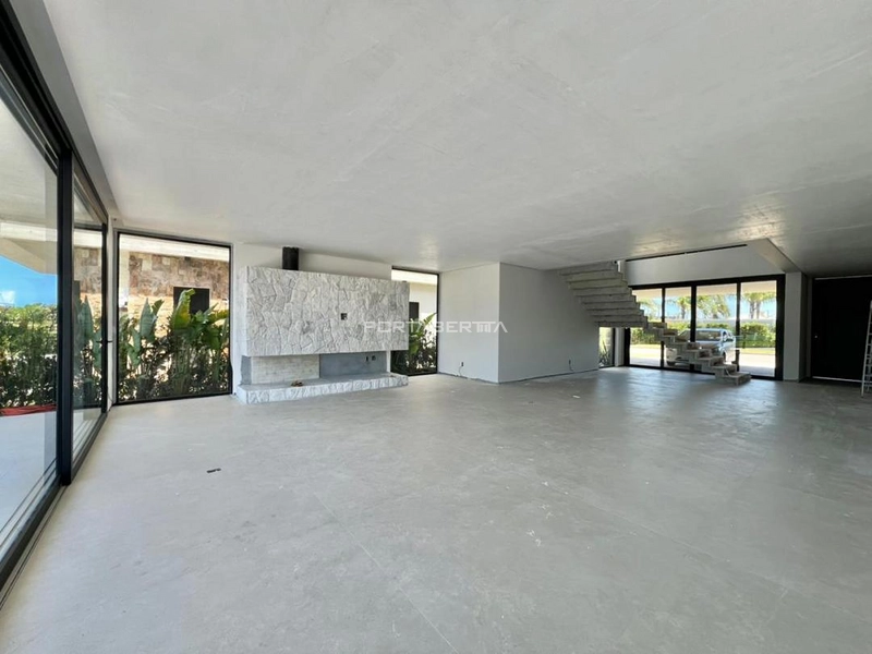 Sobrado beira lago, mobiliado e decorado, condomínio Sense: 2ª foto da galeria de imagens do imóvel