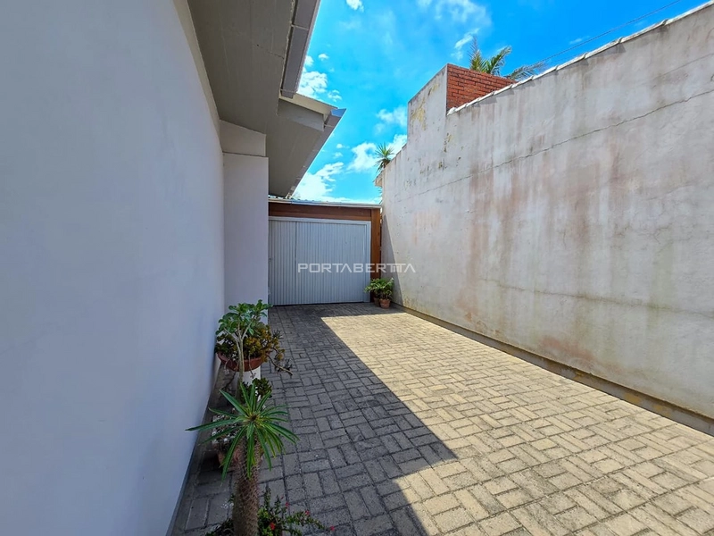 Casa térrea mobiliada em Atlântida: 4ª foto da galeria de imagens do imóvel