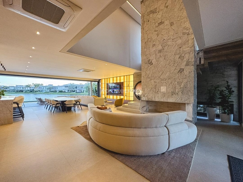 Sobrado beira lago, mobiliado e decorado, condomínio Enseada.: 44ª foto da galeria de imagens do imóvel