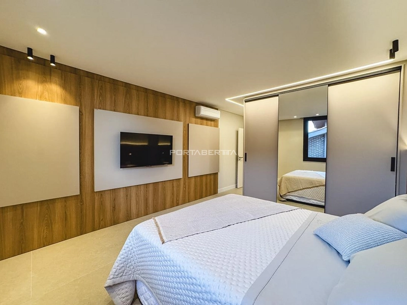 Sobrado beira lago, mobiliado e decorado, condomínio Enseada.: 8ª foto da galeria de imagens do imóvel