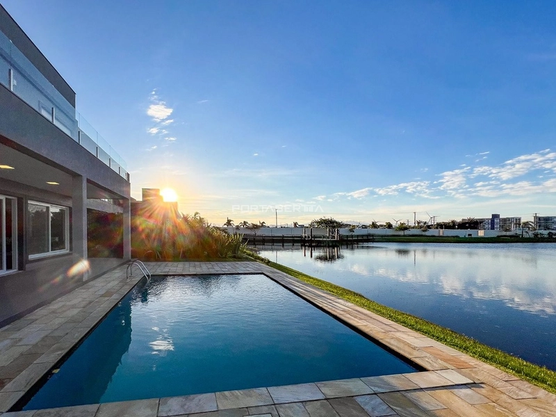 Sobrado beira lago, condomínio Enseada: 18ª foto da galeria de imagens do imóvel