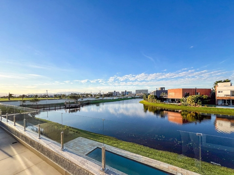 Sobrado beira lago, condomínio Enseada: 8ª foto da galeria de imagens do imóvel