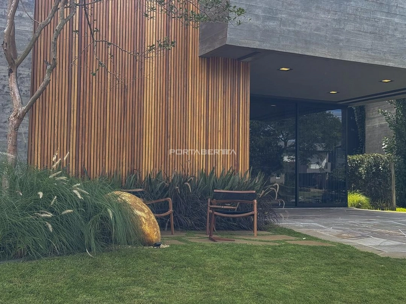 Sobrado beira lago, mobiliado e decorado, condomínio Enseada.: 2ª foto da galeria de imagens do imóvel