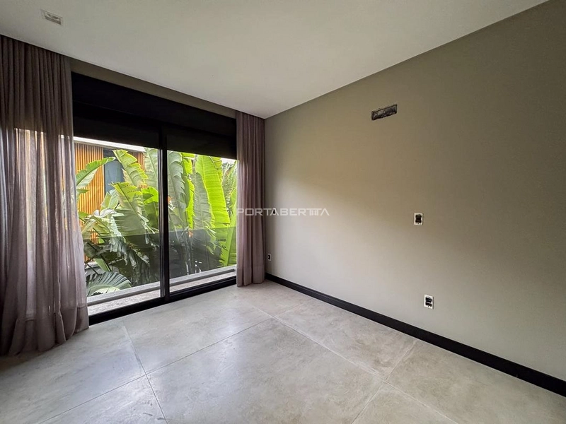 Sobrado beira lago, mobiliado e decorado, condomínio Enseada.: 14ª foto da galeria de imagens do imóvel