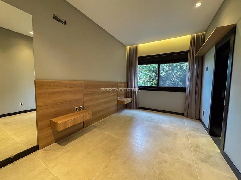 Sobrado beira lago, mobiliado e decorado, condomínio Enseada.: 21ª foto da galeria de imagens do imóvel