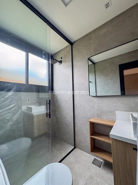 Sobrado beira lago, mobiliado e decorado, condomínio Enseada.: 16ª foto da galeria de imagens do imóvel