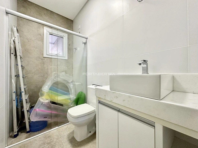 Casa com 04 suítes à venda no condomínio Las Palmas em Xangri-lá RS: 4ª foto da galeria de imagens do imóvel