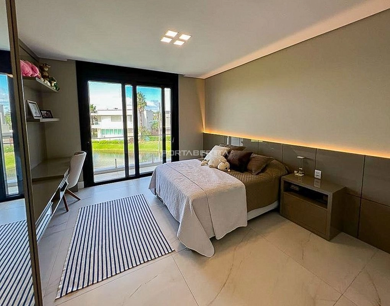 Sobrado beira lago, mobiliado e decorado, condomínio Enseada.: 8ª foto da galeria de imagens do imóvel