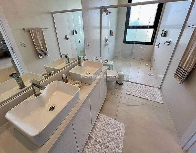Sobrado beira lago, mobiliado e decorado, condomínio Enseada.: 3ª foto da galeria de imagens do imóvel