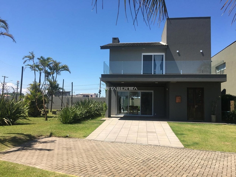 Casa com 03 dormitórios à venda no condomínio Acqualina em Xangri-lá RS: 1ª foto da galeria de imagens do imóvel