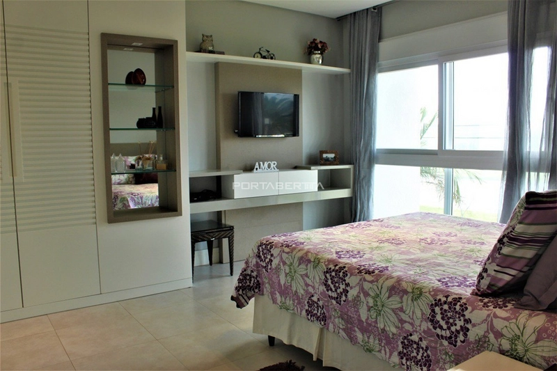 Casa com 04 suítes à venda no condomínio Las Palmas em Xangri-lá RS: 2ª foto da galeria de imagens do imóvel