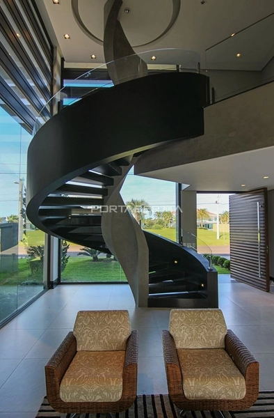 Sobrado beira lago, mobiliado e decorado, condomínio Enseada.: 22ª foto da galeria de imagens do imóvel