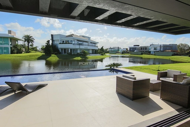 Sobrado beira lago, mobiliado e decorado, condomínio Enseada.: 15ª foto da galeria de imagens do imóvel