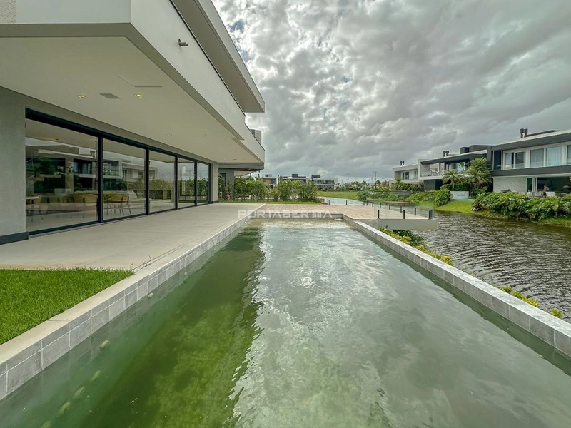 Sobrado beira lago, condomínio Sense: 16ª foto da galeria de imagens do imóvel