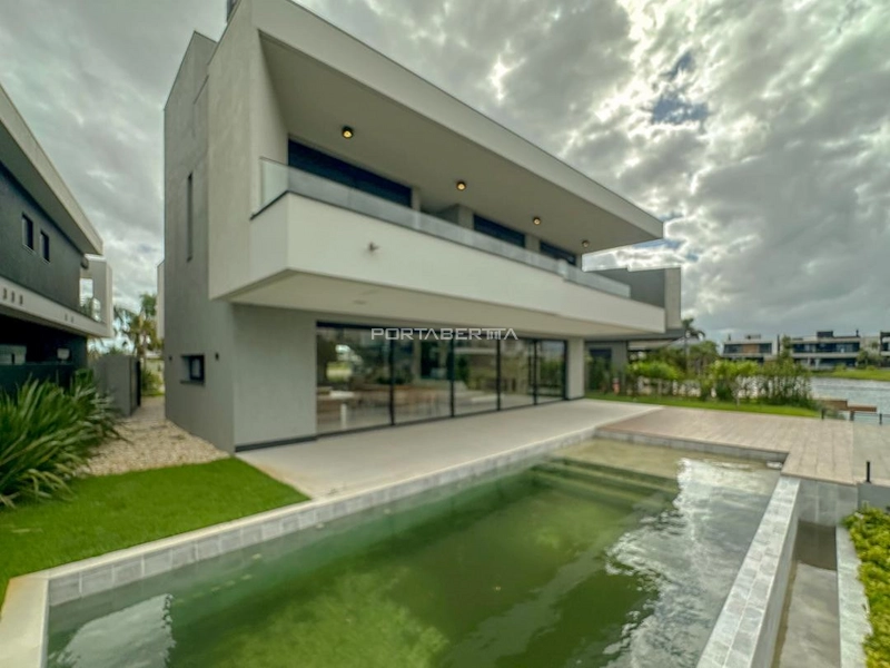 Sobrado beira lago, condomínio Sense: 15ª foto da galeria de imagens do imóvel