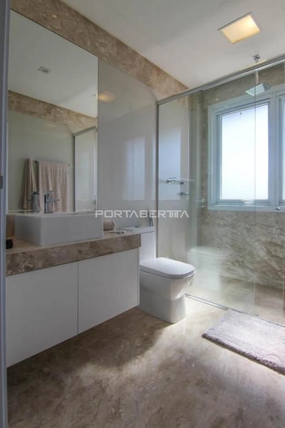 Sobrado beira lago, mobiliado e decorado, condomínio Enseada.: 2ª foto da galeria de imagens do imóvel