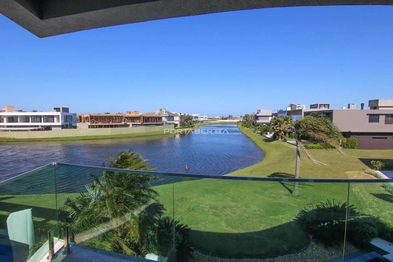 Sobrado beira lago, mobiliado e decorado, condomínio Enseada.: 16ª foto da galeria de imagens do imóvel