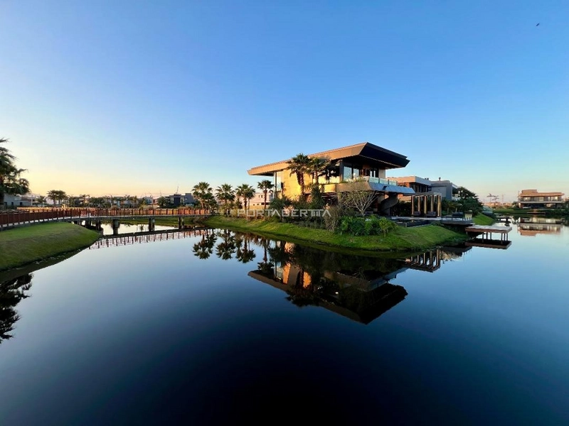 Sobrado beira lago, mobiliado e decorado, condomínio Sense: 5ª foto da galeria de imagens do imóvel