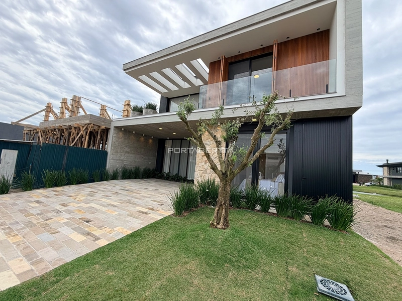 Sobrado beira lago, mobiliado e decorado, condomínio Zen: 3ª foto da galeria de imagens do imóvel