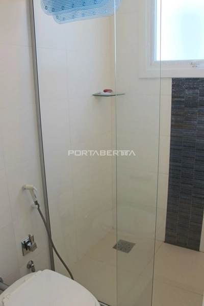 Sobrado beira lago, mobiliado e decorado, condomínio Enseada.: 5ª foto da galeria de imagens do imóvel