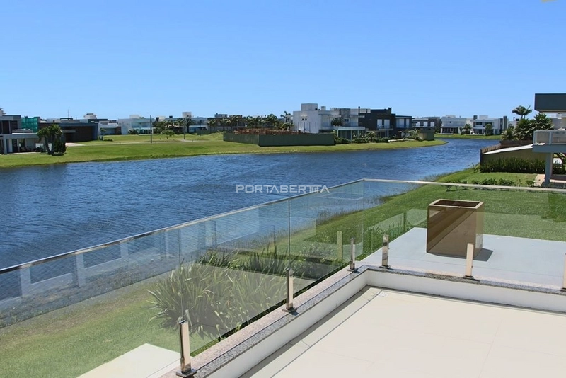 Sobrado beira lago, mobiliado e decorado, condomínio Enseada.: 11ª foto da galeria de imagens do imóvel