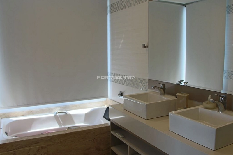 Sobrado beira lago, mobiliado e decorado, condomínio Enseada.: 13ª foto da galeria de imagens do imóvel