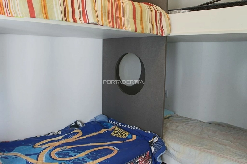 Sobrado beira lago, mobiliado e decorado, condomínio Enseada.: 3ª foto da galeria de imagens do imóvel