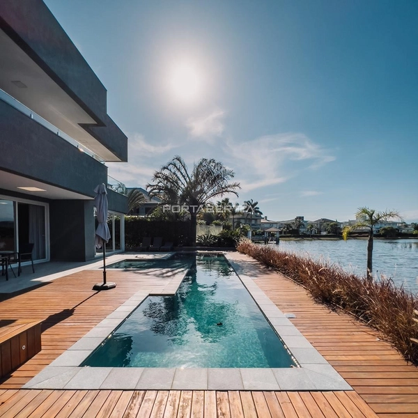 Casa à venda com 06 suítes no condomínio Atlântida Ilhas Park : 14ª foto da galeria de imagens do imóvel