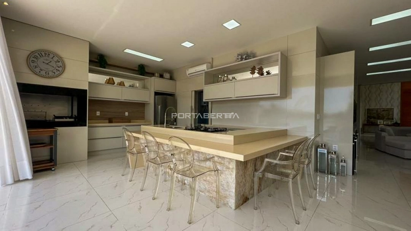 Sobrado beira lago, mobiliado e decorado, condomínio Enseada.: 14ª foto da galeria de imagens do imóvel
