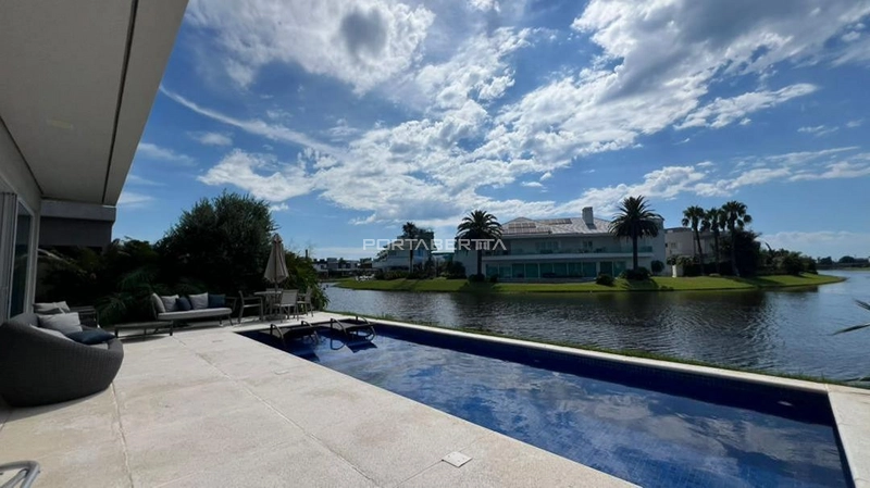 Sobrado beira lago, mobiliado e decorado, condomínio Enseada.: 13ª foto da galeria de imagens do imóvel