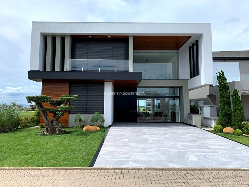Sobrado beira lago, mobiliado e decorado, condomínio Sense: 1ª foto da galeria de imagens do imóvel