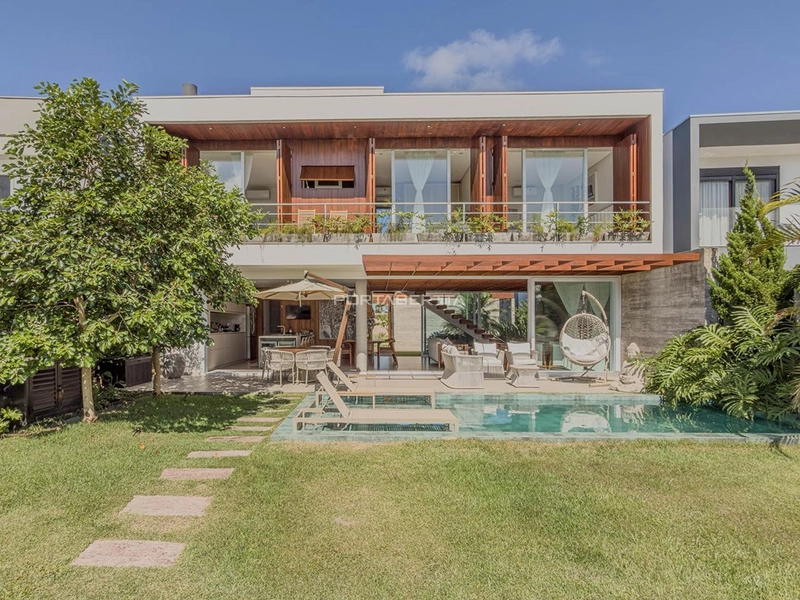 Casa com 04 suítes no condomínio Riviera em Xangri-lá RS: 1ª foto da galeria de imagens do imóvel