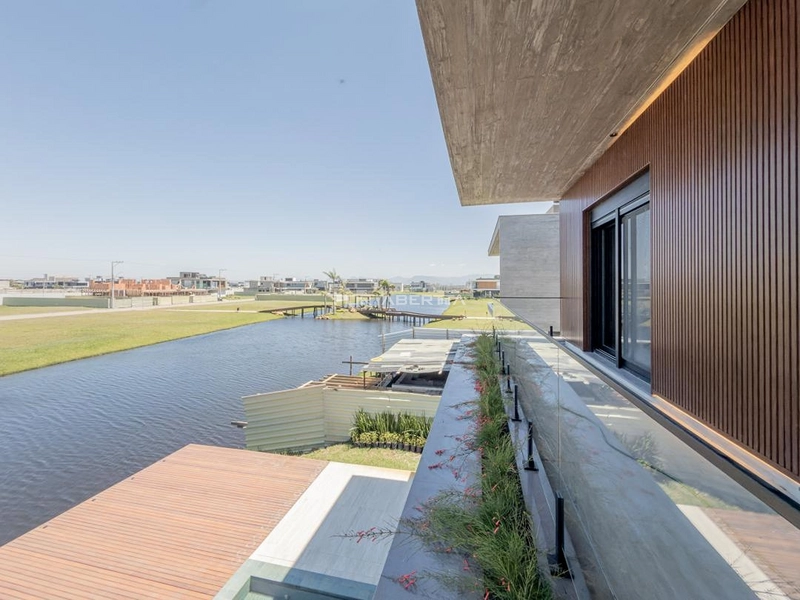 Sobrado beira lago, mobiliado, condomínio Amare: 2ª foto da galeria de imagens do imóvel