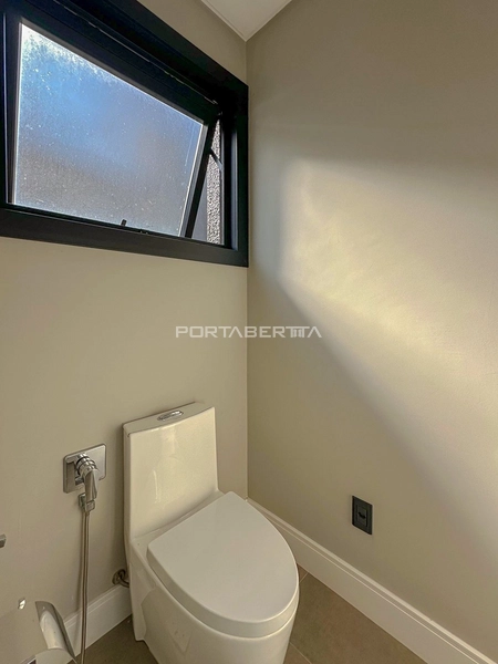 Sobrado beira lago, mobiliado e decorado, condomínio Enseada: 7ª foto da galeria de imagens do imóvel