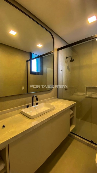 Sobrado beira lago, mobiliado e decorado, condomínio Enseada.: 16ª foto da galeria de imagens do imóvel