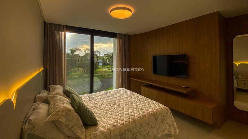 Sobrado beira lago, mobiliado e decorado, condomínio Enseada.: 15ª foto da galeria de imagens do imóvel