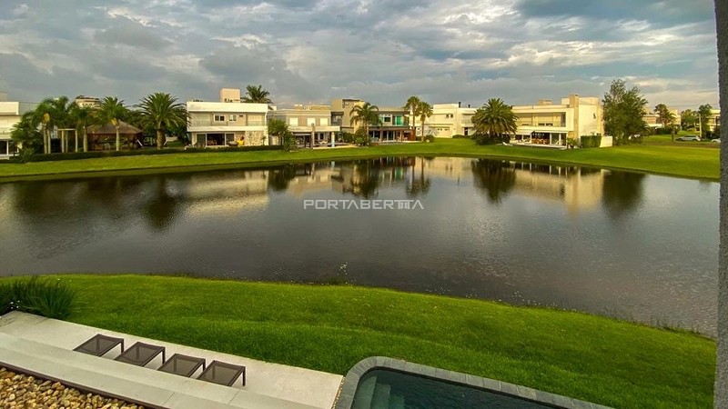 Sobrado beira lago, mobiliado e decorado, condomínio Enseada.: 3ª foto da galeria de imagens do imóvel