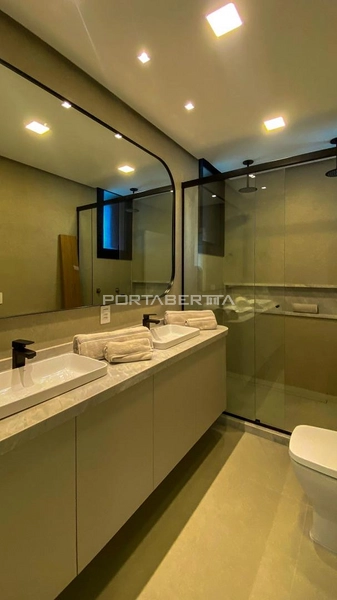 Sobrado beira lago, mobiliado e decorado, condomínio Enseada.: 12ª foto da galeria de imagens do imóvel