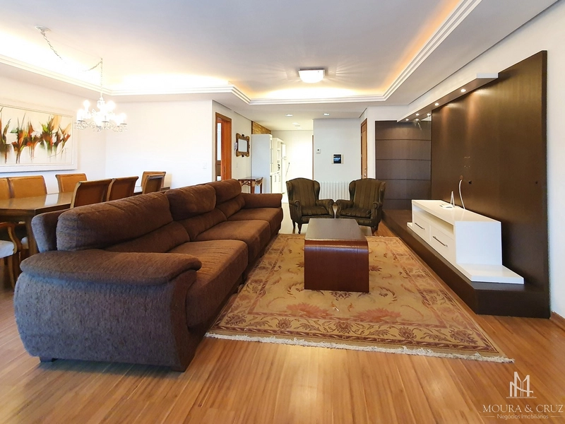 Apartamento Cobertura mobiliado 3 quartos no Centro de Gramado: 2ª foto da galeria de imagens do imóvel