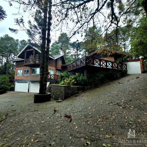 Casa 5 quartos no bairro Planalto em Gramado: 2ª foto da galeria de imagens do imóvel