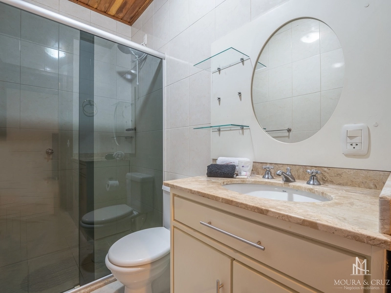 Apartamento cobertura duplex 4 quartos mobiliado no Centro de Gramado: 24ª foto da galeria de imagens do imóvel