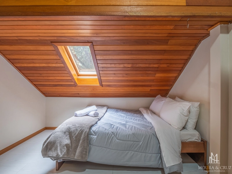 Apartamento cobertura duplex 4 quartos mobiliado no Centro de Gramado: 19ª foto da galeria de imagens do imóvel